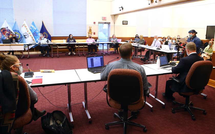 041321.n.gfh.schoolboard3.jpg