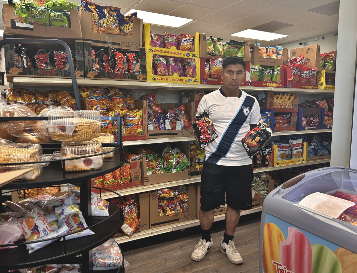 New Guatemalan grocery store sells freshly imported produce