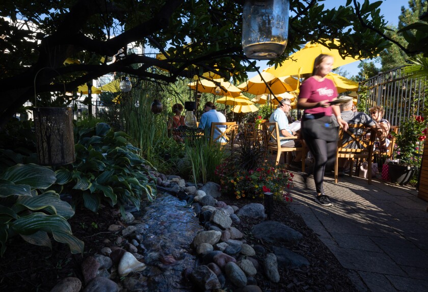 06-29-22-rm-dining-twigs-9517.jpg