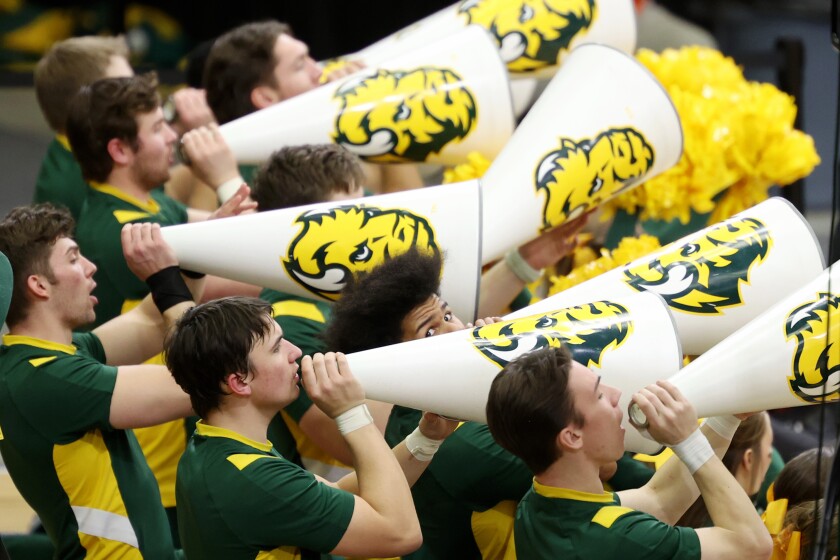 012622.S.FF.Bison.cheerleaders