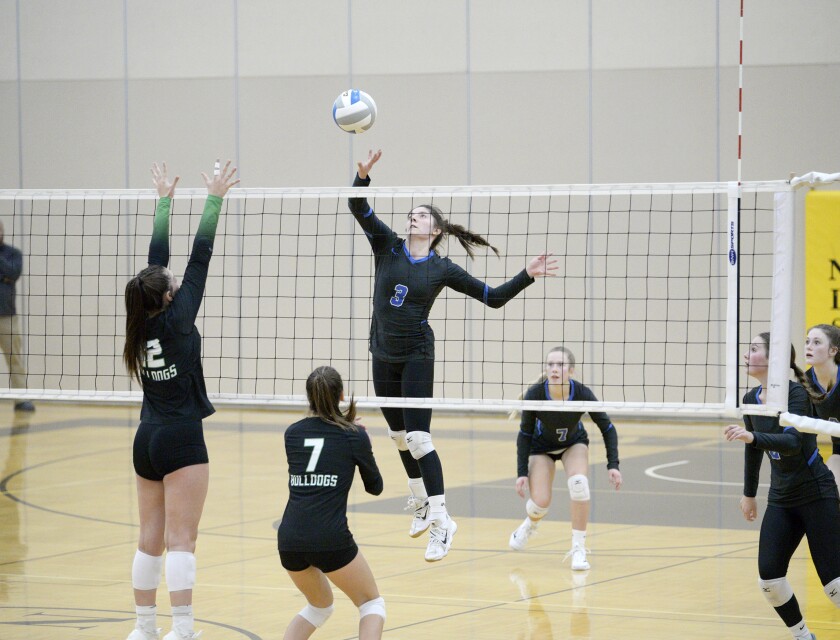 Minnewaska vs. Paynesville 110322.017.jpg