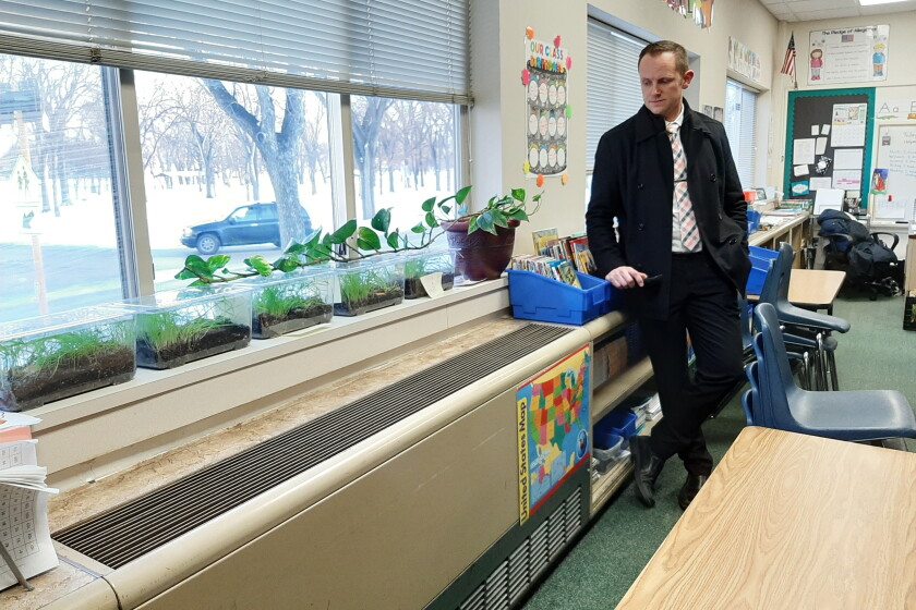 Debate begins on future of Grand Forks' West Elementary School Grand