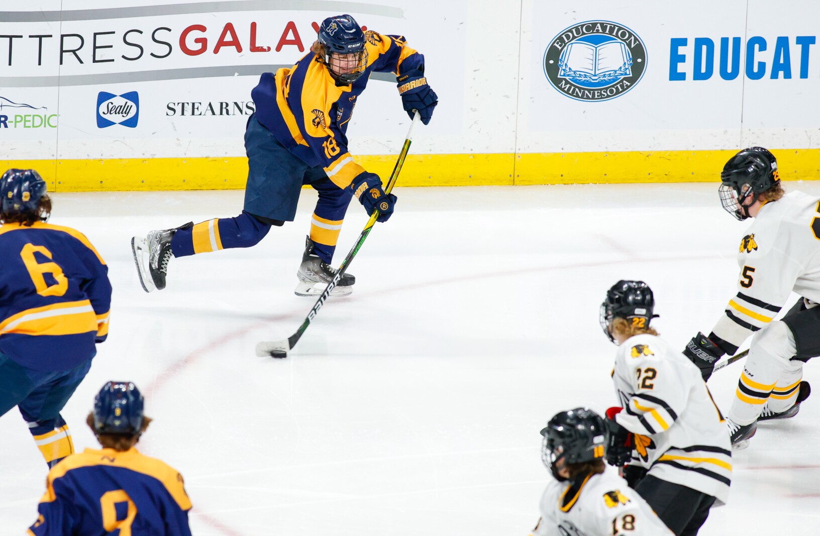 Warroad vs Mahtomedi_0023.jpg