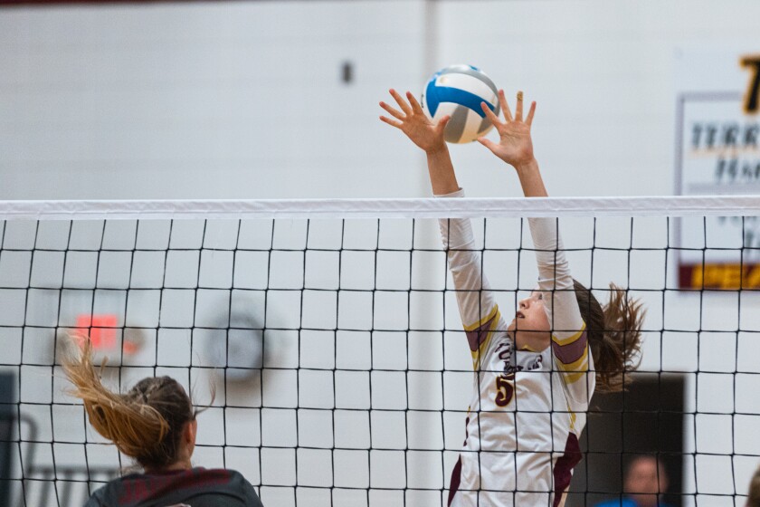 9-15-22PrepVolleyballCorsica-StickneyvsEthan-23.jpg