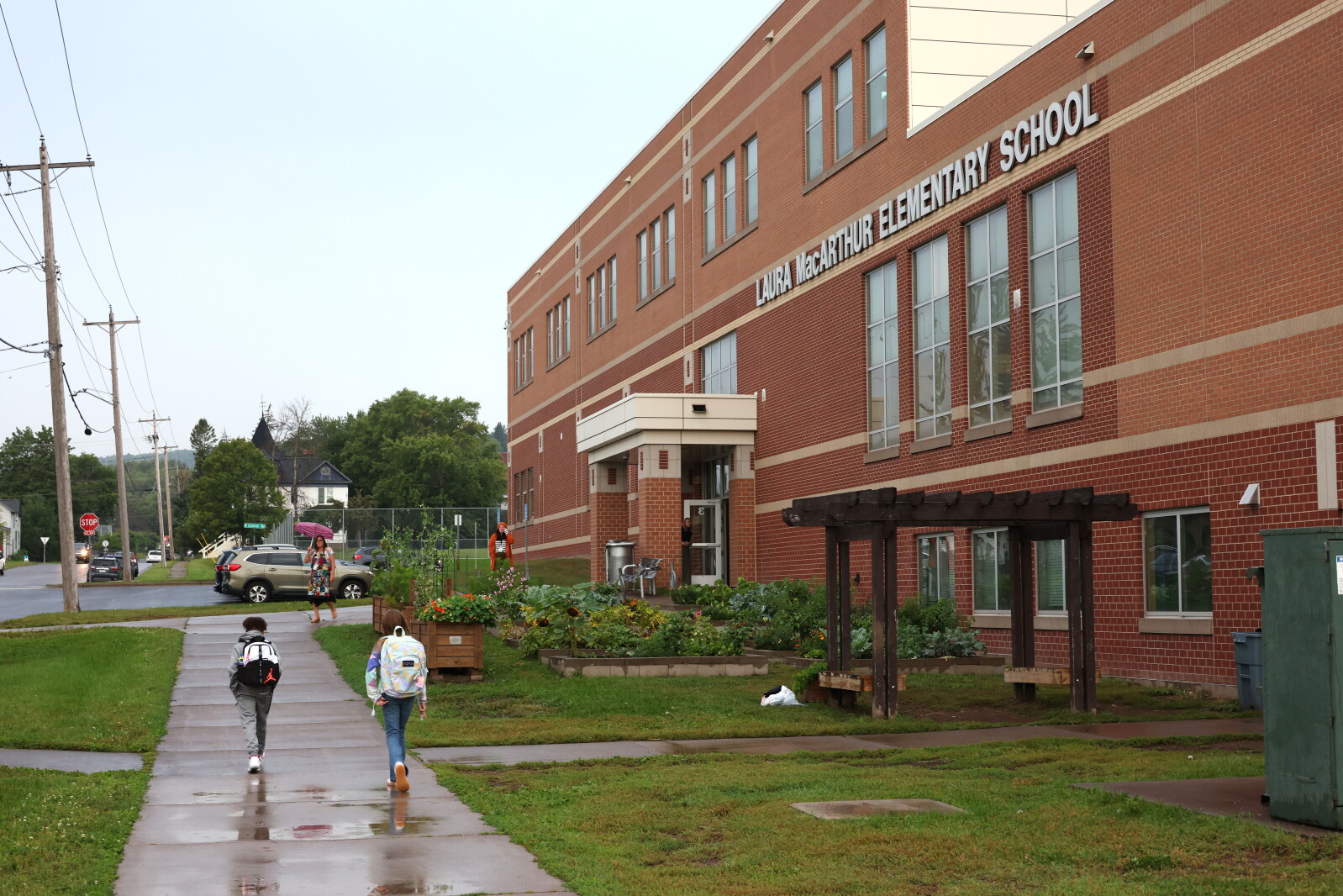 Duluth man pleads guilty to school threat