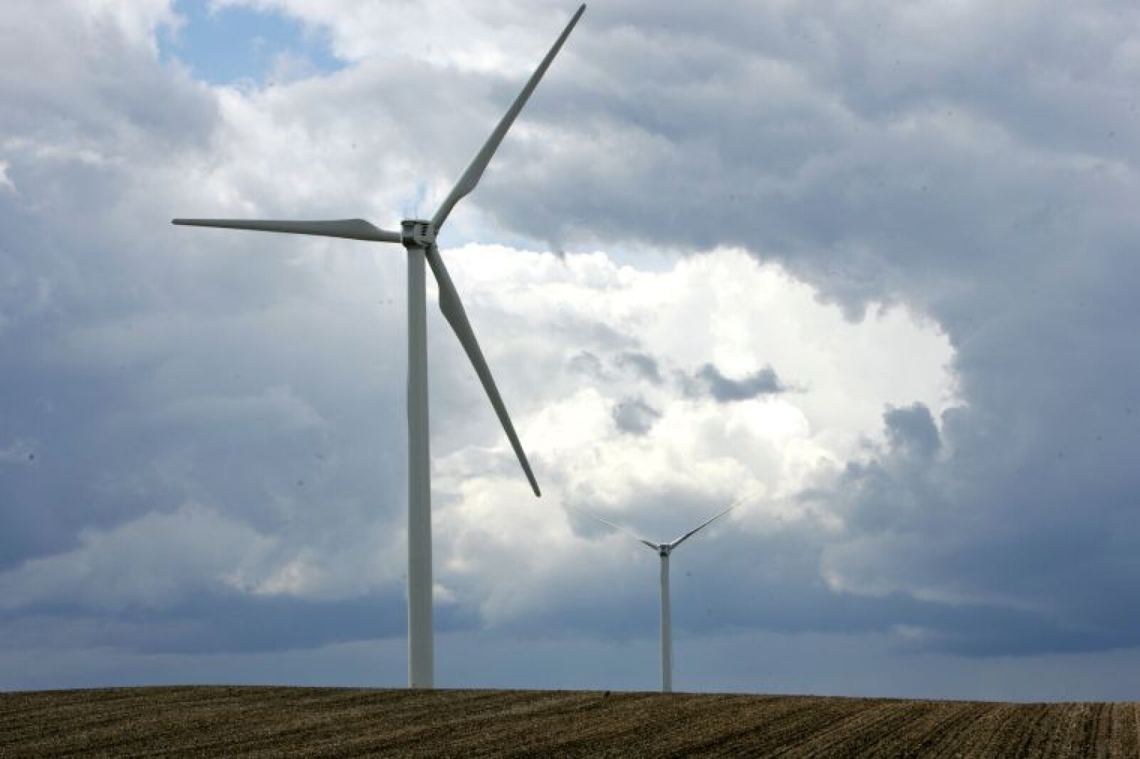 Wind Rit State takes action on old wind turbine blades in Mower County - Post ...