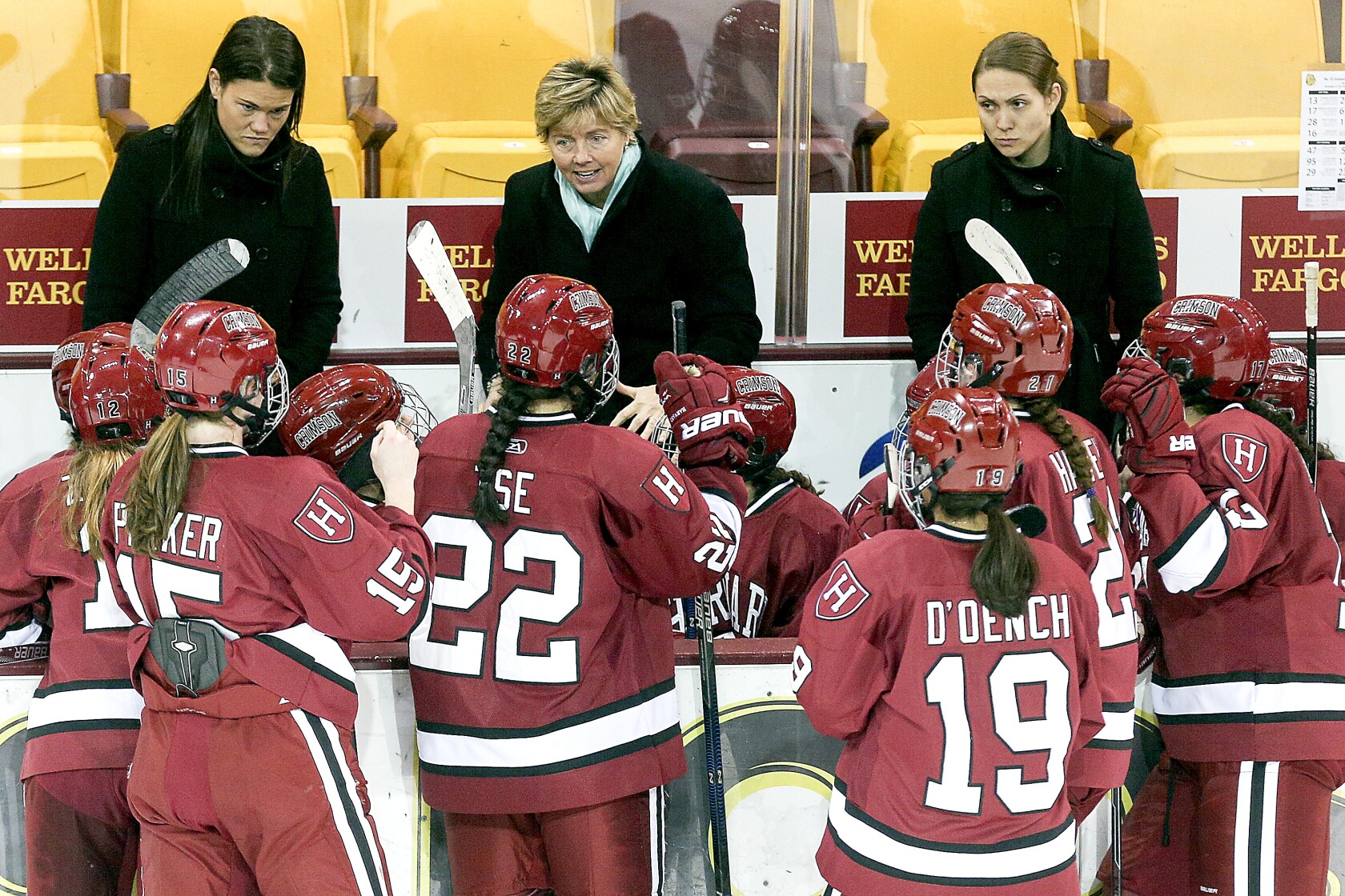 Longtime Harvard women's hockey coach announces retirement amid