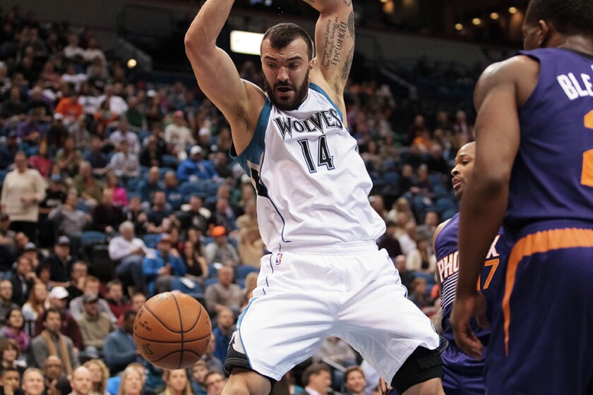1542718+022015-wolves.jpg