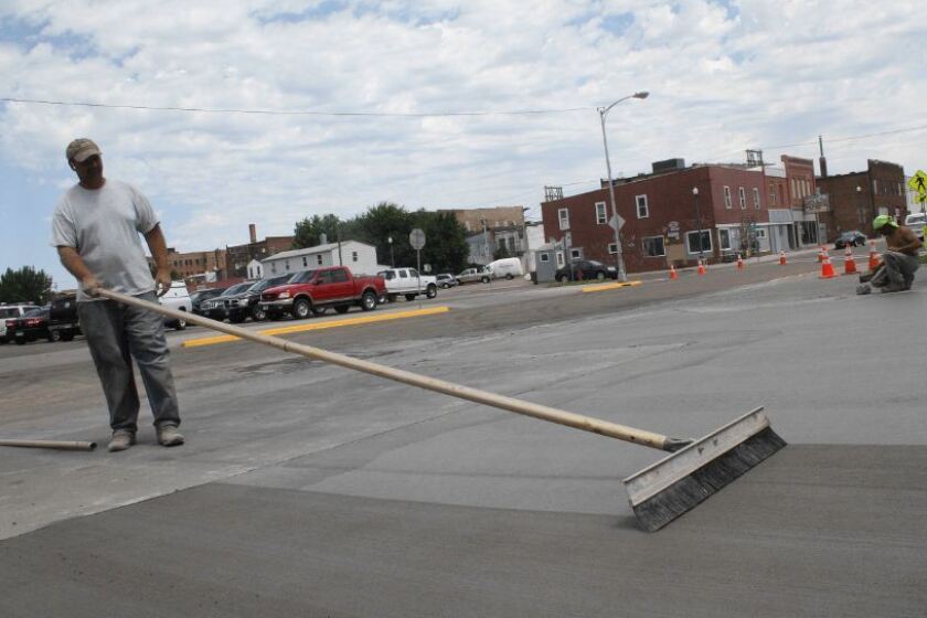 PHOTO: Finishing concrete
