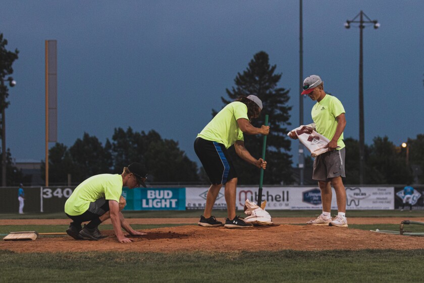8-5-22StateAmateurBaseballDimock-EmeryvHartford-Humboldt-1.jpg