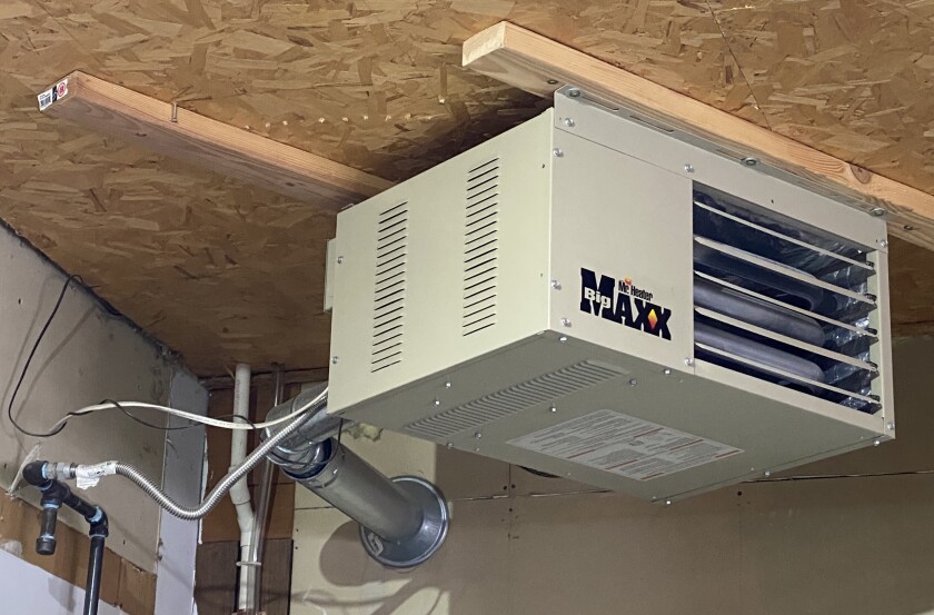 garage heating furnace 042022.jpg