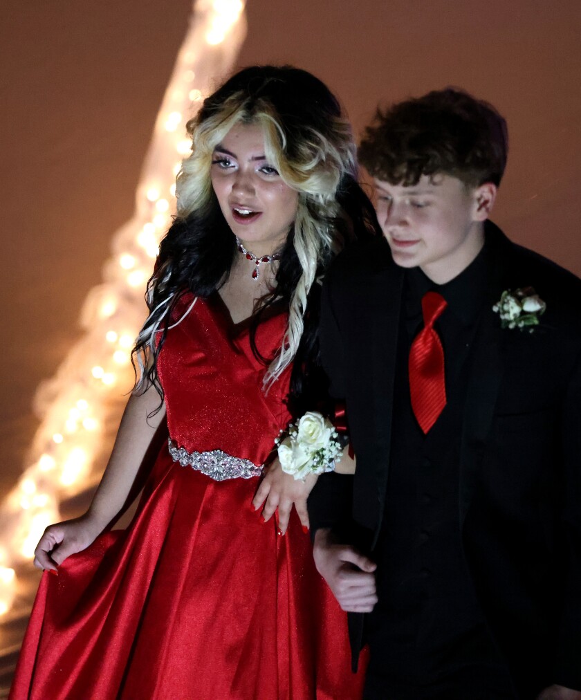 Worthington Minnesota High School Prom S6.jpg