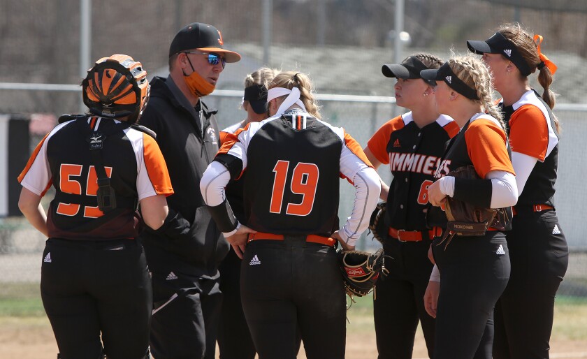 uj softball mound meeting 041721