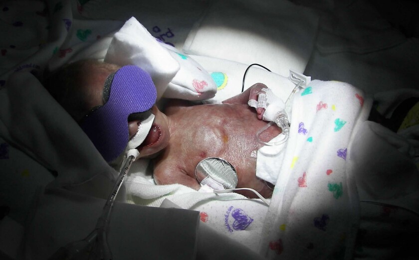 120121 N DG BIDNENICU Thomas newborn S8.jpg
