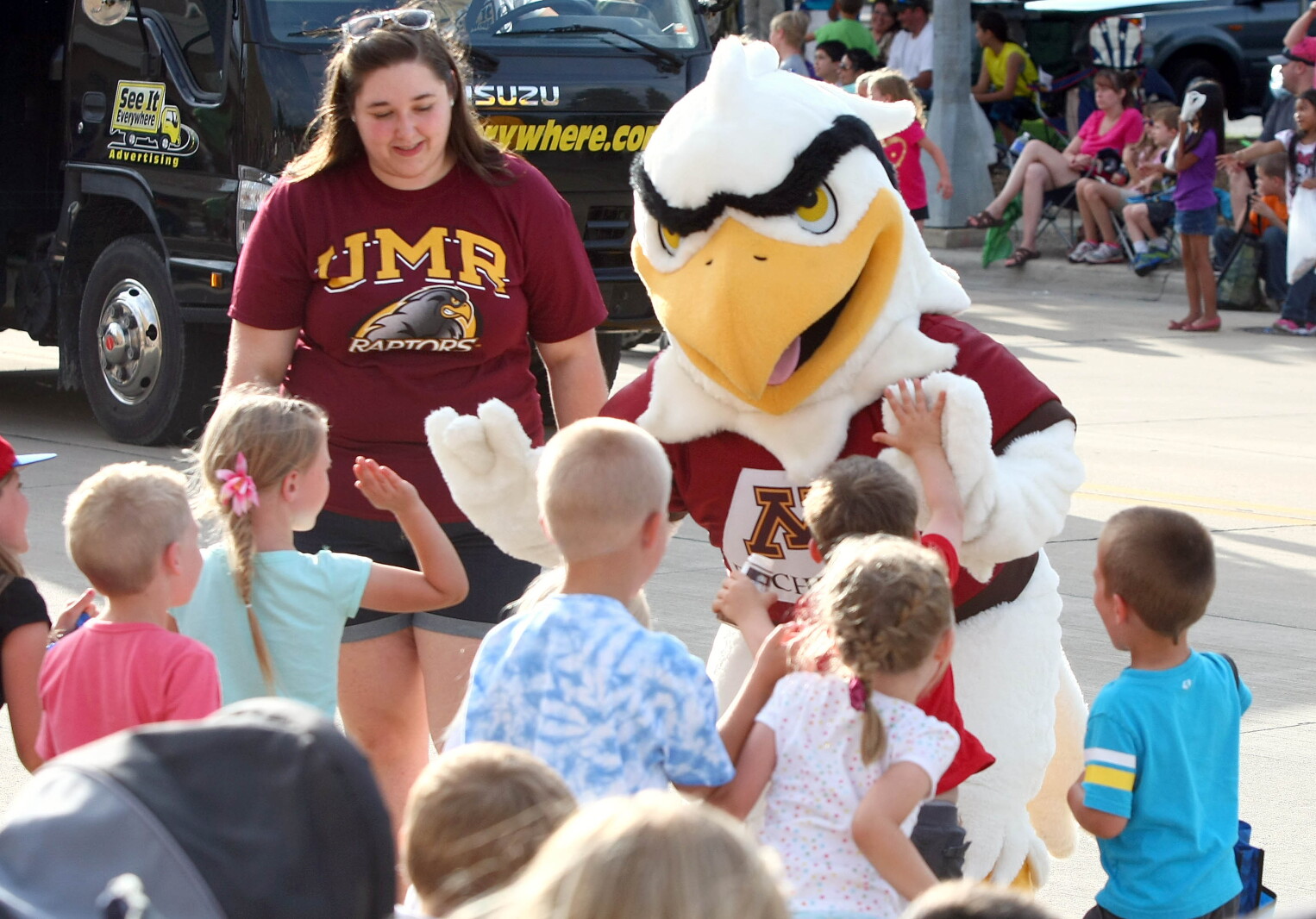 Um Rochester Raptors Rochesterfest Parade 2014 - Post Bulletin | Rochester Minnesota news ...