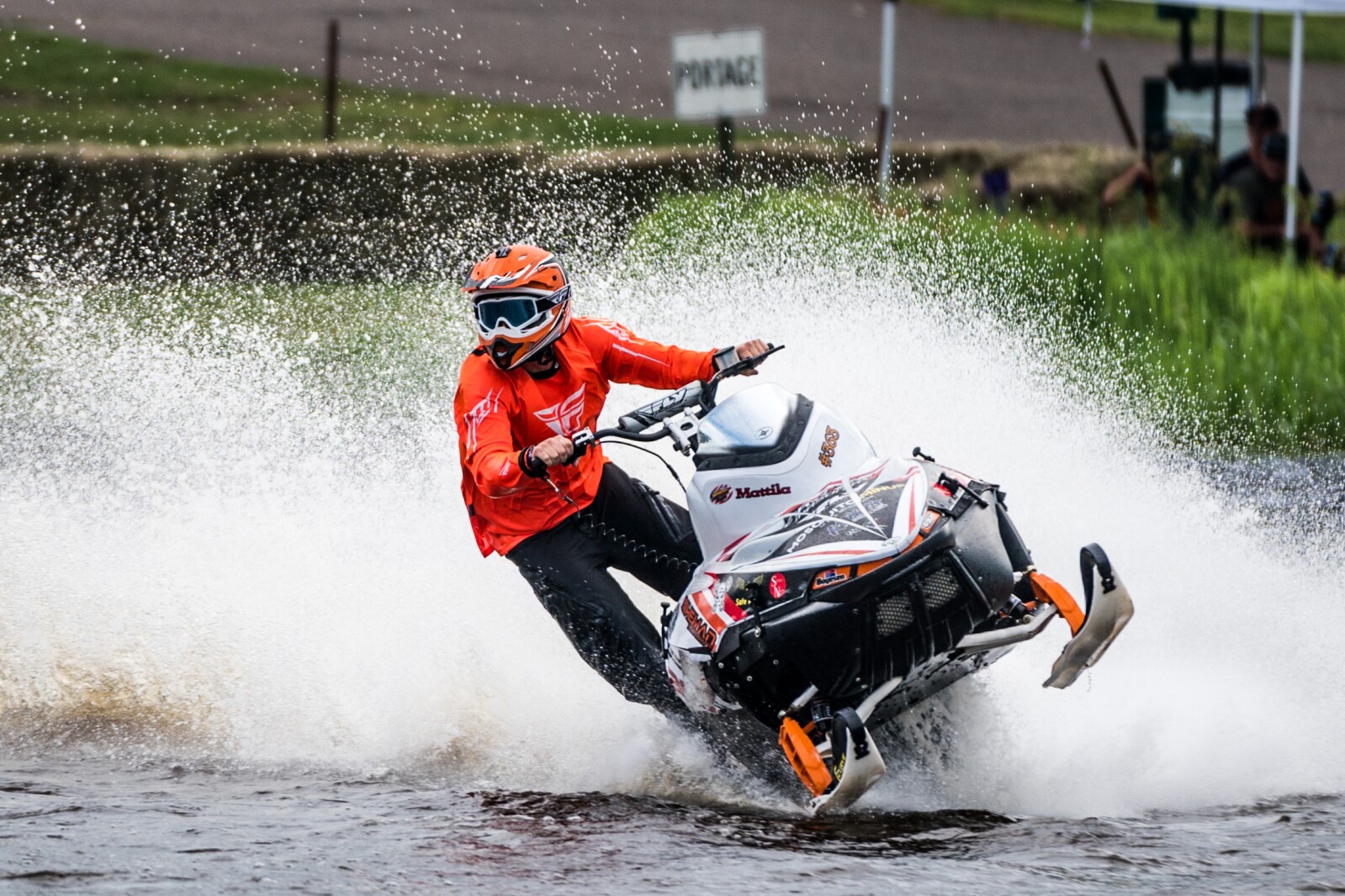 Watch snowmobiles race across water at Wisconsin event - Duluth News ...