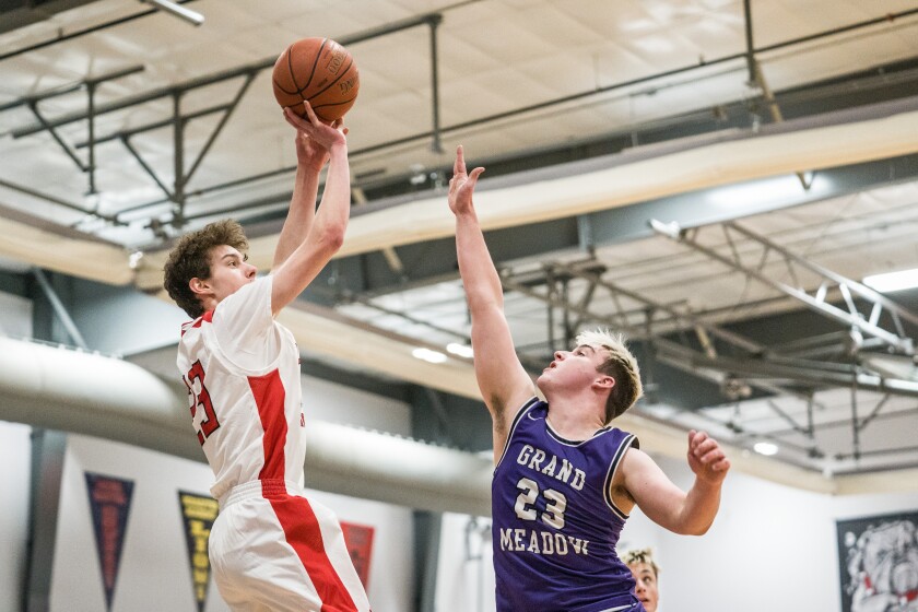 010722-GRAND-MEADOW-LEROY-OSTRANDER-BOYS-BASKETBALL-7859.jpg