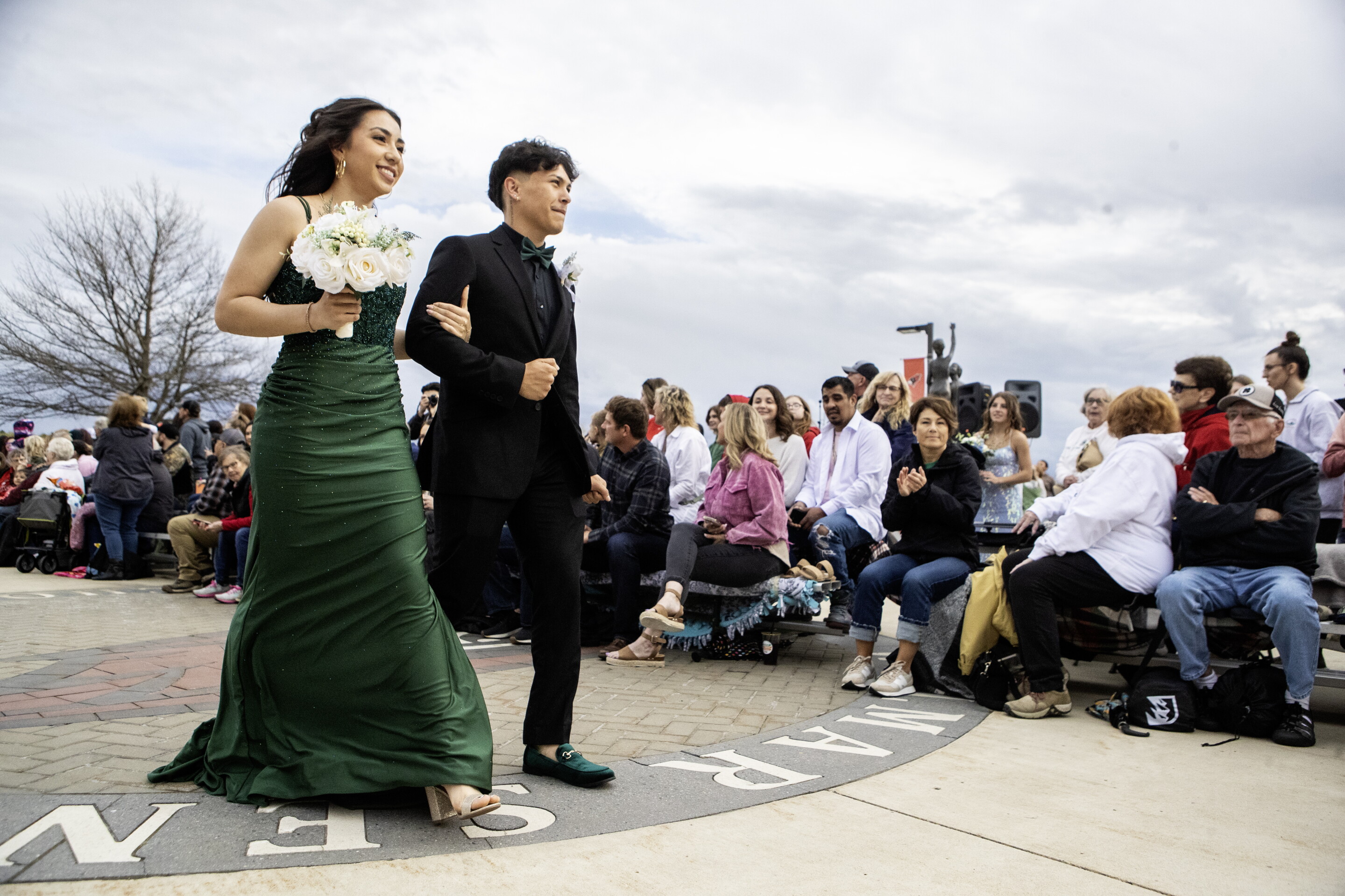 Prom Forum Photos: Prom brings a walk to remember for Willmar High School students ...