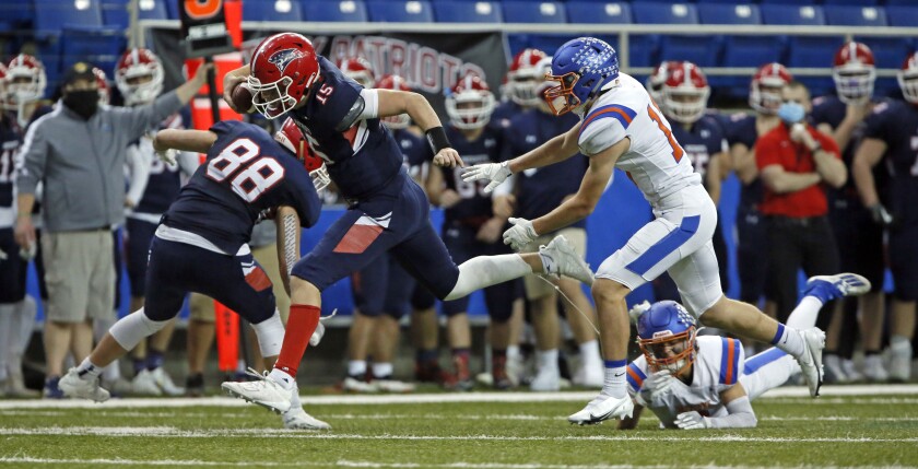 111420.s.ff.dakotabowlClass3A.06.jpg