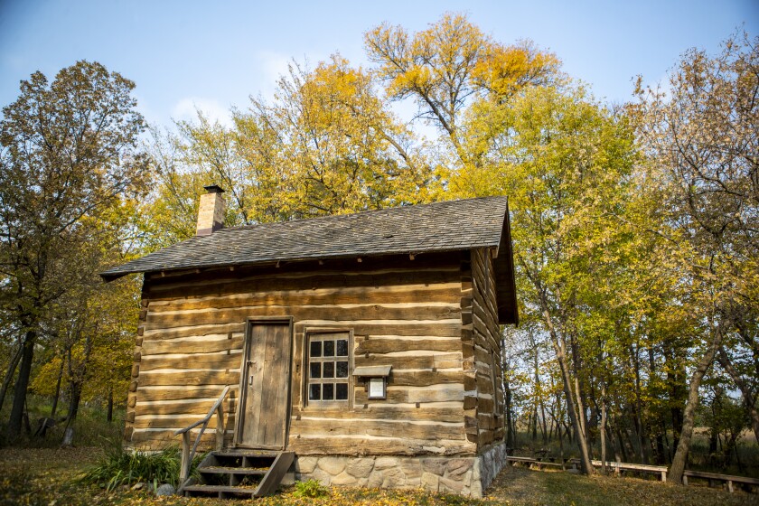 Prairie Woods Cabin 003.jpg