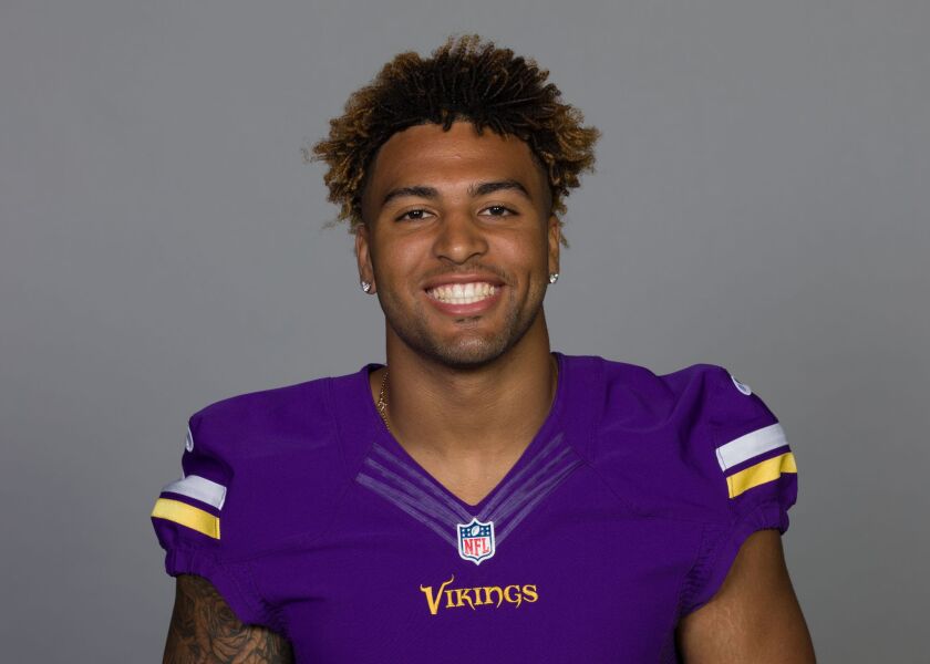 vikings-mugs-irv-smith-jr-2022.jpeg
