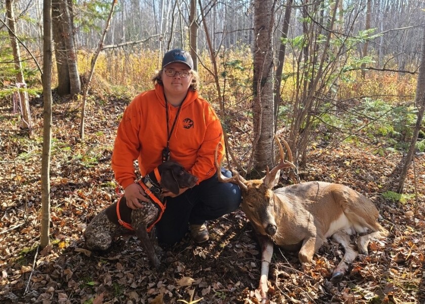 111321.O.DNT.deertrackingdogsC3