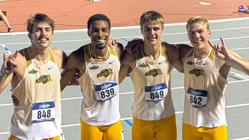 060822.S.BP.RODER NDSU 4x400 relay team