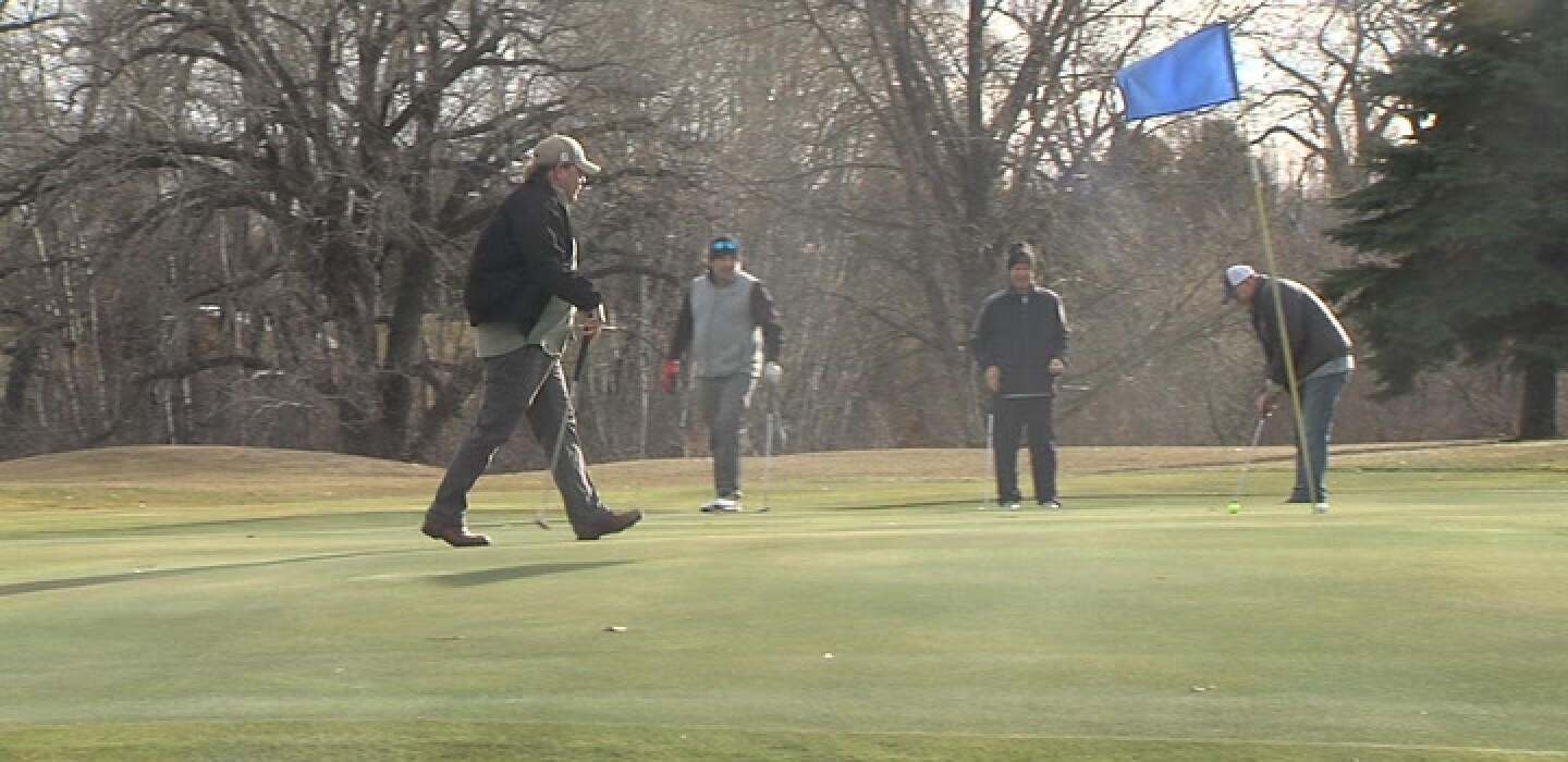 Warm weather spurs December golfing at Leonard Country Club InForum