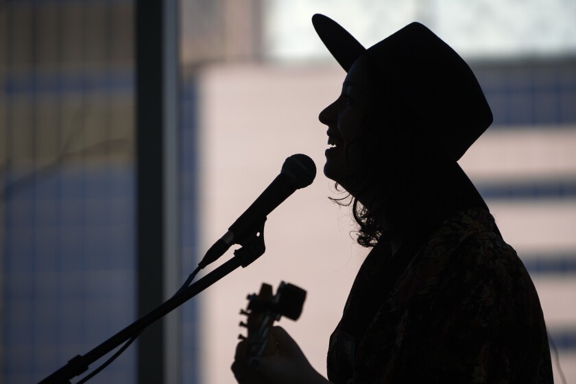 02 Mid-Day Music at One Discovery Square