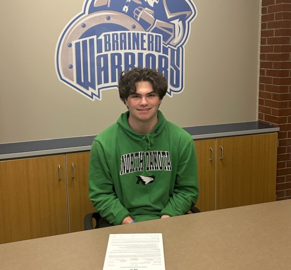 Blake Riffel Football: Riffle signs to kick for UND - Brainerd Dispatch | News ...