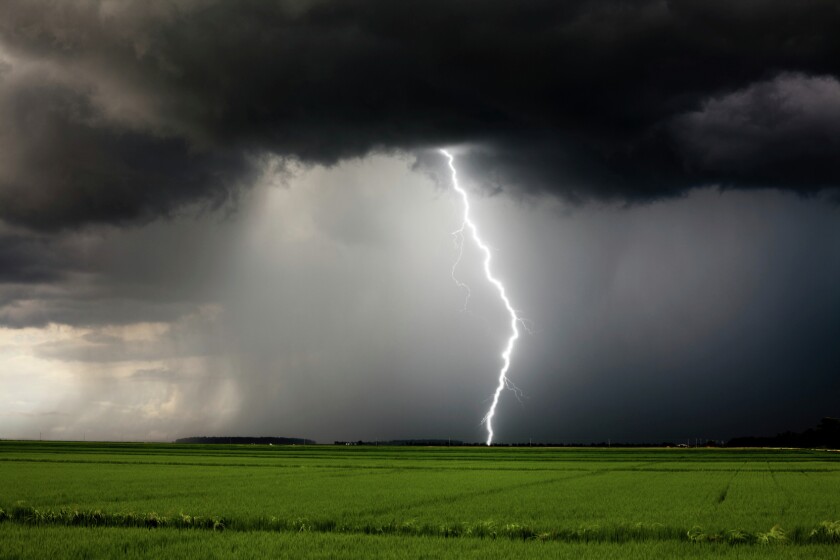2653926+Lightning Clint Spencer iStock.jpg