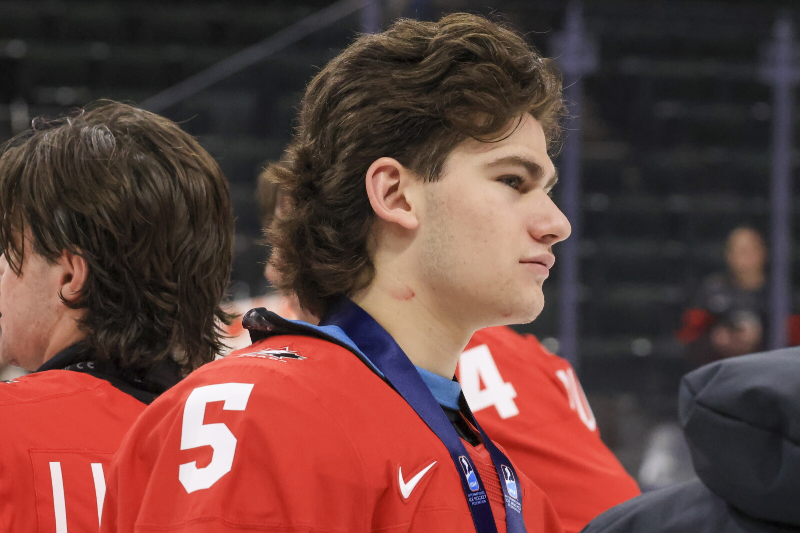 Top hockey prospect Carson Carels commits to UND