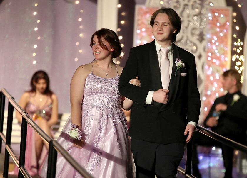 Prom Forum Photos: Superior High School celebrates prom - Superior Telegram | News ...