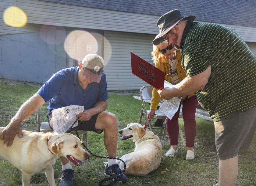 091022.N.BP.ANIMALBLESSING 4.jpg