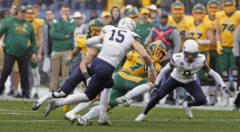 011422.S.FF.NDSUfootballWatson