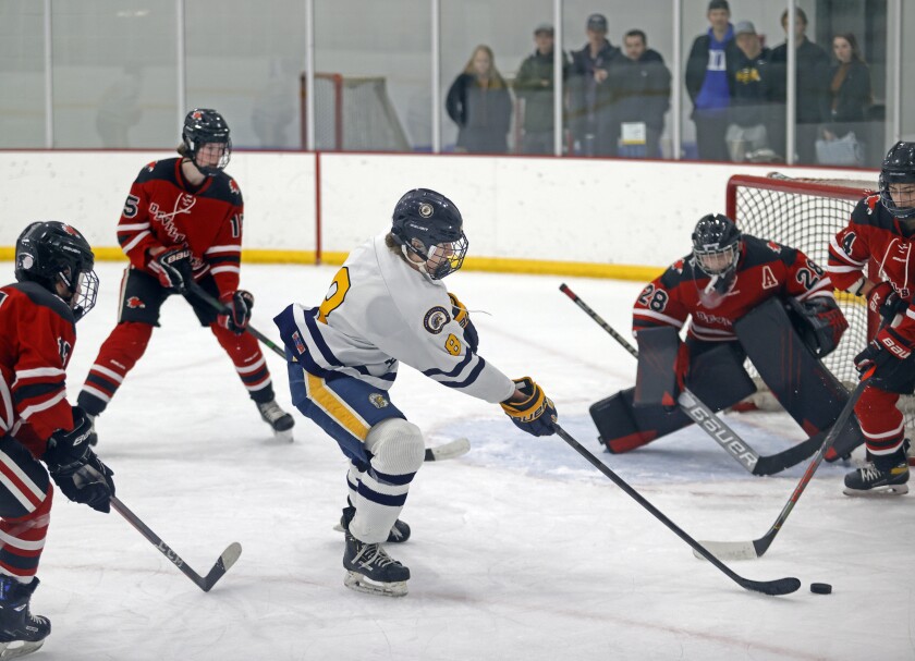 121321.s.ff.SpartansHockey.04.jpg