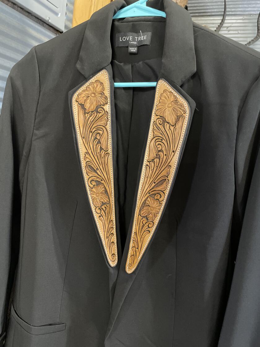 012122.B.FF.ROBISONLEATHER-lapel.jpg