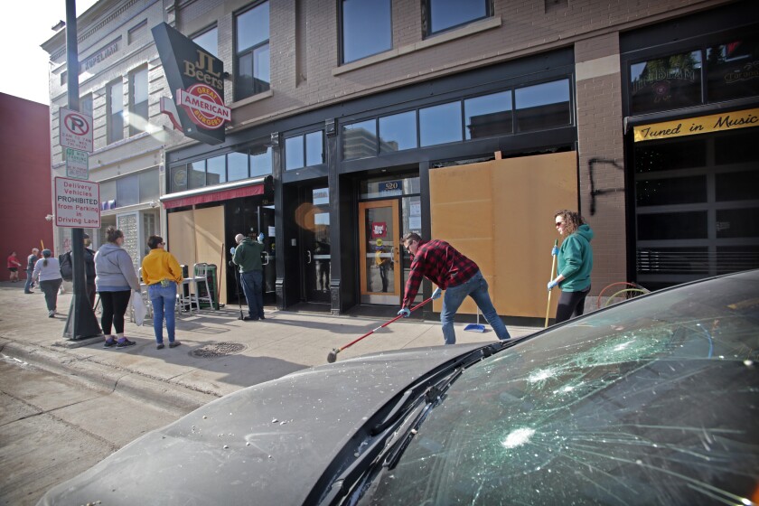 060120.N.FF.DowntownCleanup.11.jpg