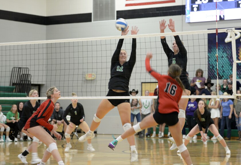 100622.S.WCT.DRAGONS.VOLLEYBALL.PENNERTZ.jpg
