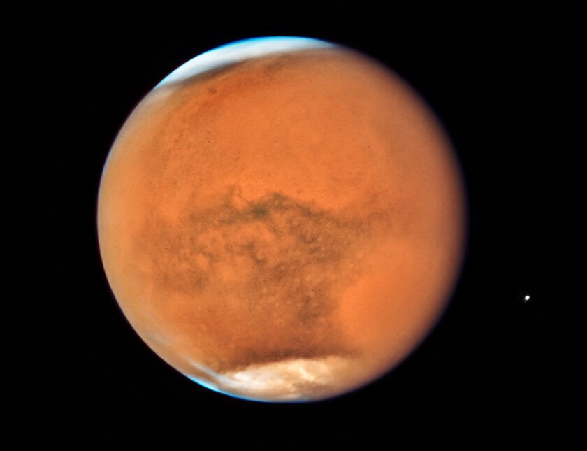 Mars 2018 opposition Hubble.jpg
