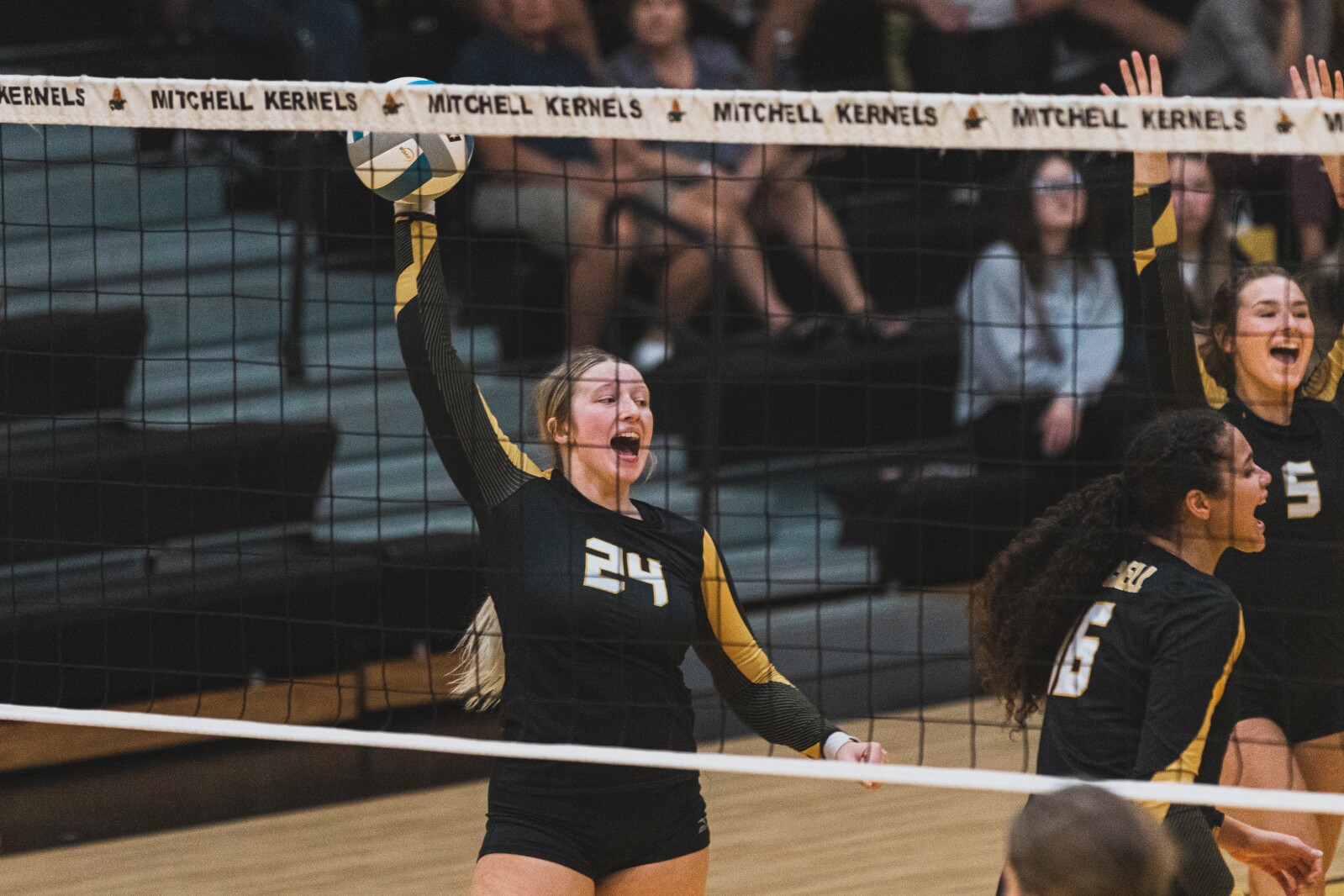 9-29-22VolleyballMitchellvsRoosevelt-36.jpg