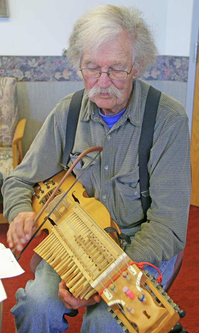Local musician plays, carves rare Swedish key fiddle - Park Rapids ...