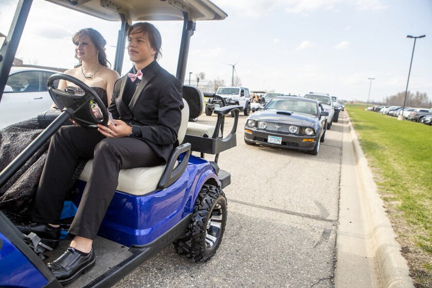 Willmar Senior High Prom 050523 006.jpg