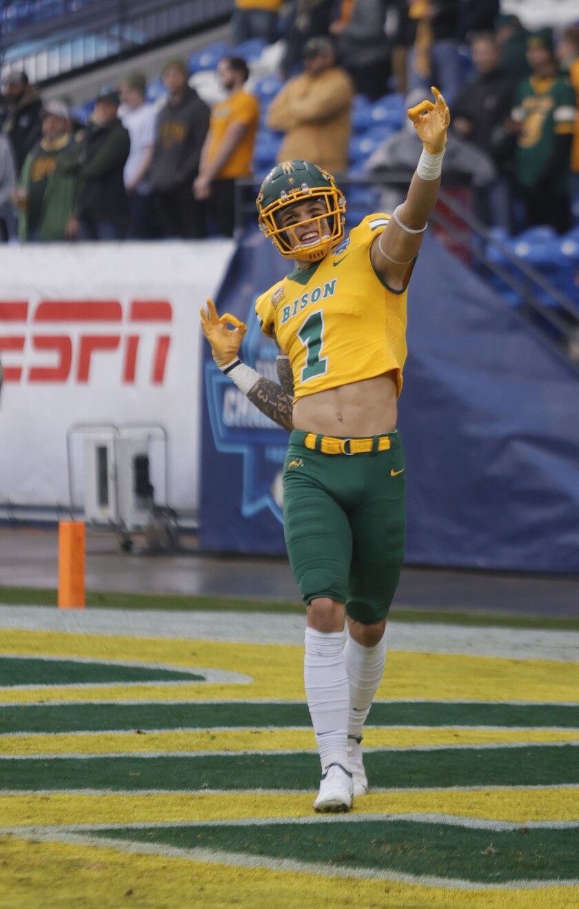 010922.S.FF.NDSUfootball