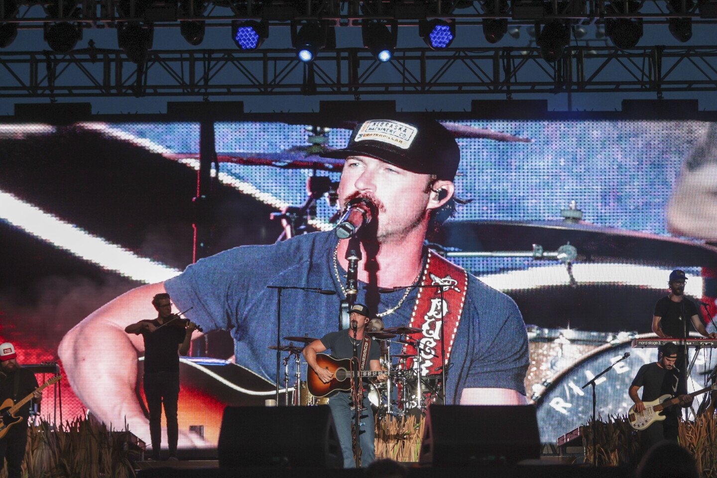 Riley Green Concert Red Rocks Photos: Riley Green closes out grandstand concert series at Red River ...
