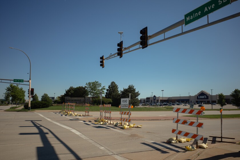 48th Street Southeast Closed