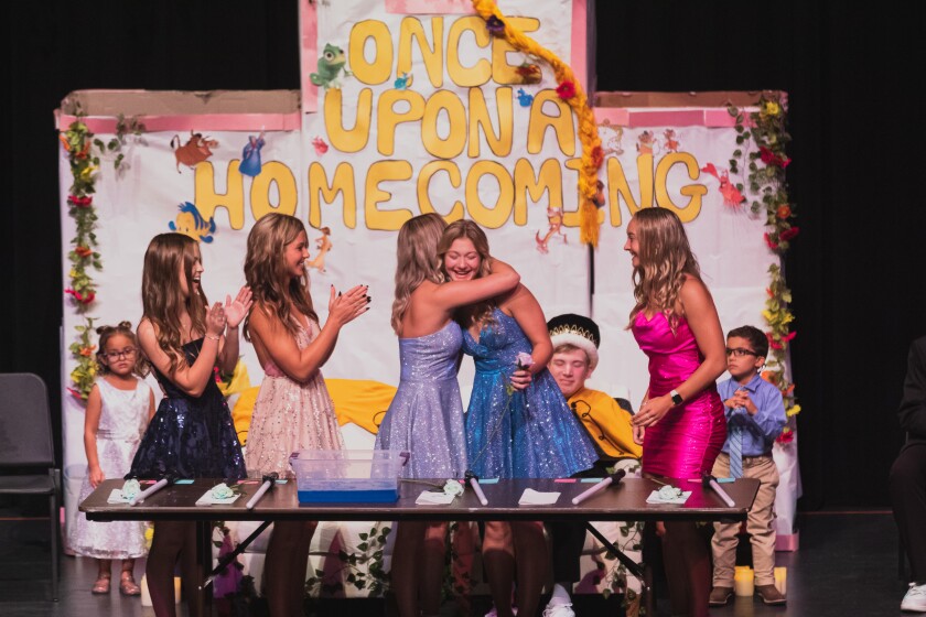 9-19-22HomecomingCoronation-12.jpg