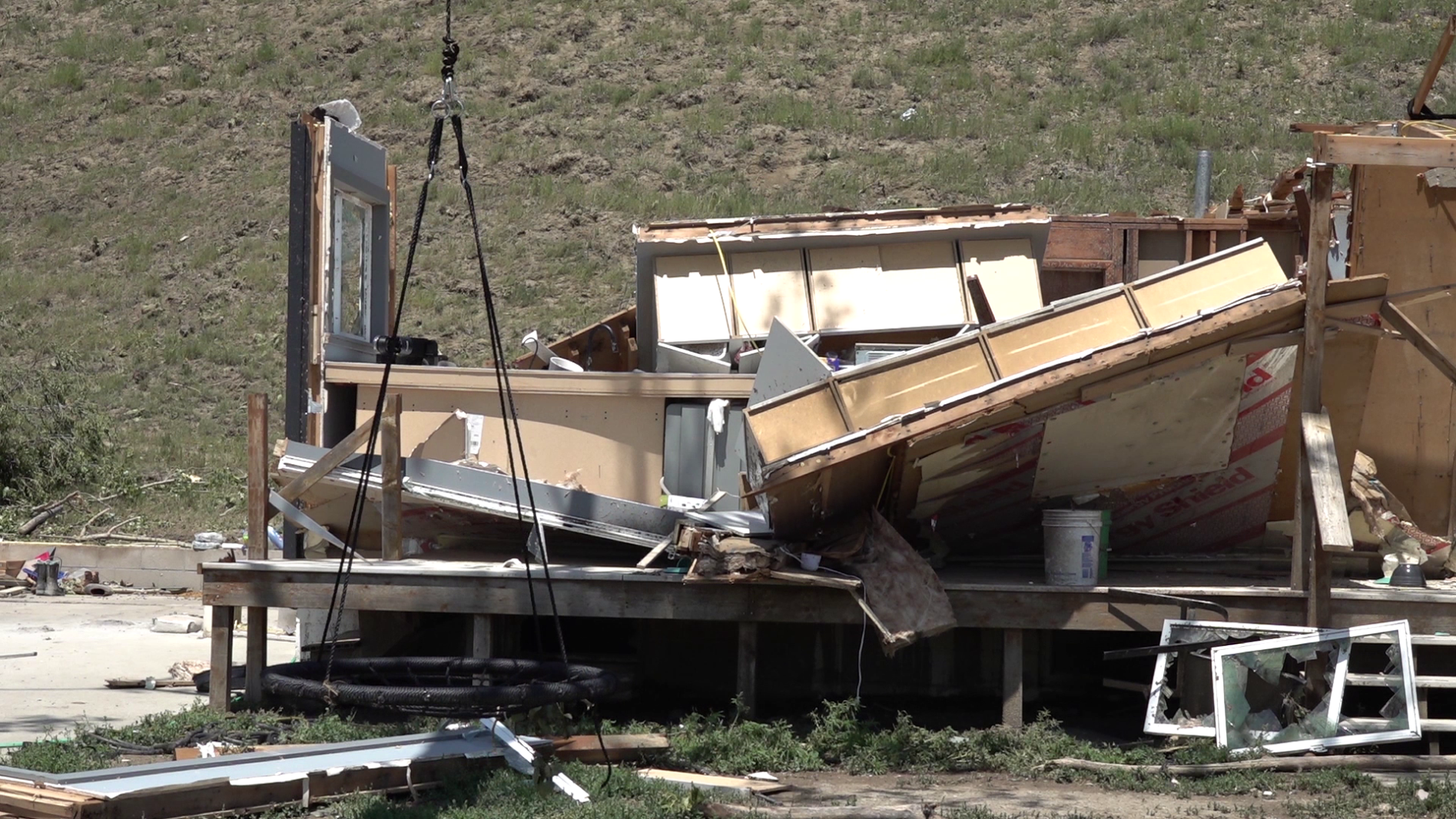 Governor Rhoden visits Jackson County community afflicted by storms