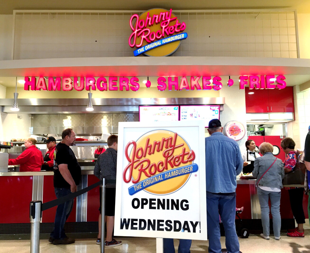 Inside Business: Johnny Rockets lifts off with grand opening - InForum ...