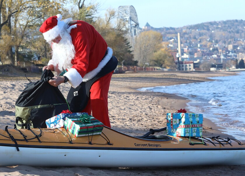 KayakSanta5.jpg